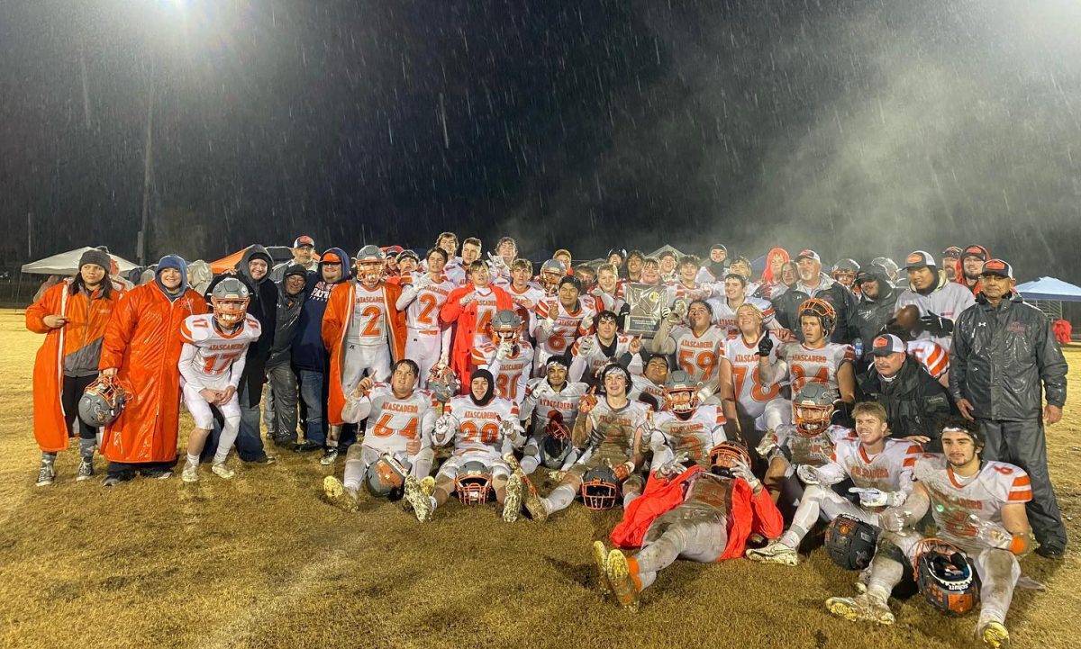 Greyhounds Win 6-A CIF Championship Bowl Game
