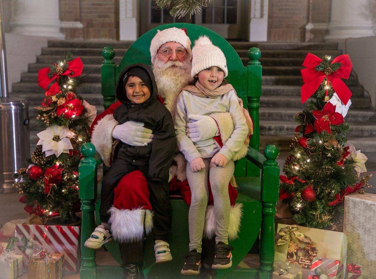 Atascadero starts off December by lighting up City Hall and Sunken Gardens