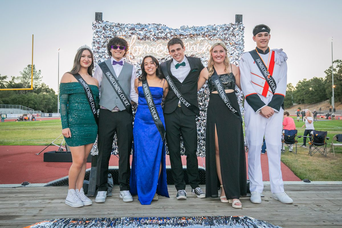 Football Roundup: Greyhounds celebrate Homecoming and stay undefeated