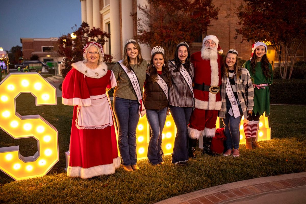 Seventy tons of snow show up for Winter Wonderland