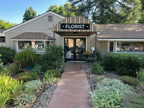 Bee’s&nbsp;Blossoms announces new ownership as long-time employee takes the&nbsp;helm