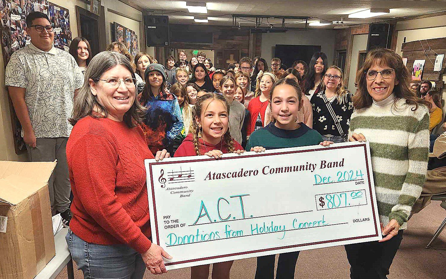 Atascadero Community Band makes donation to Applause Children’s Theater