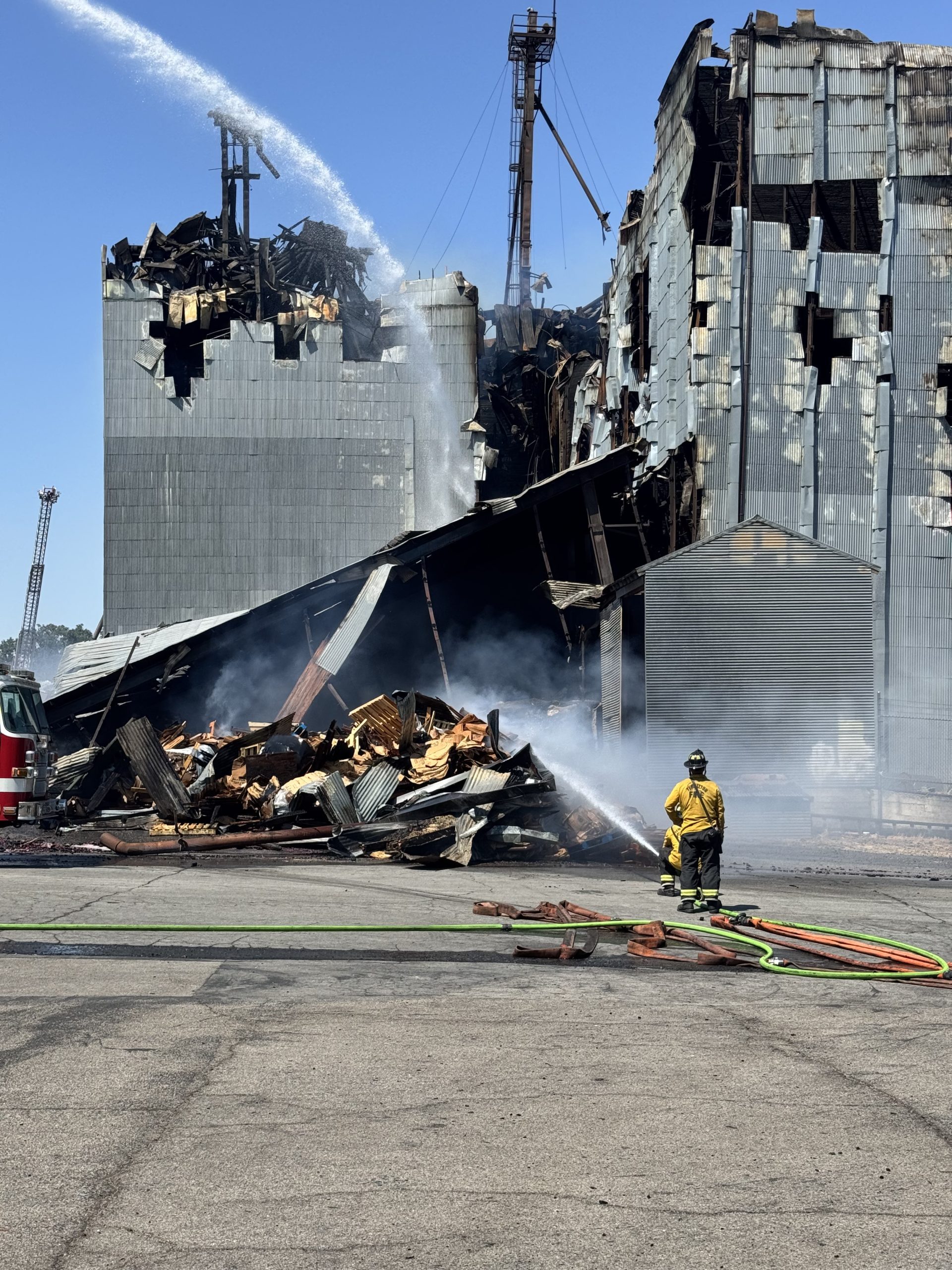 Fire engulfs Templeton Feed and Grain; Community asked to conserve water