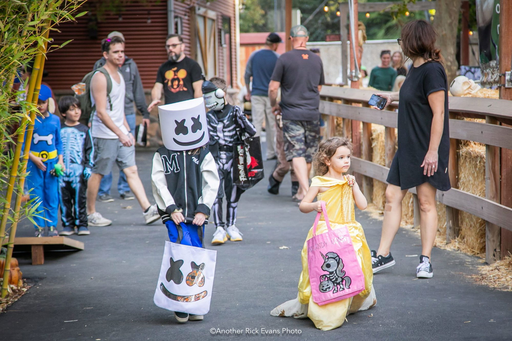 Zoo Boo adds to Halloween fun with second night