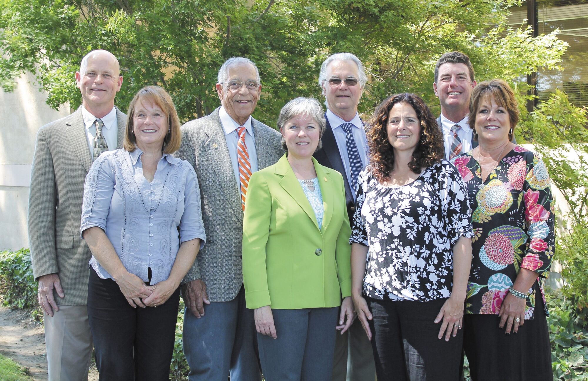 AUSD Trustees Honor Wellness Center Coordinator, Food Service Staff