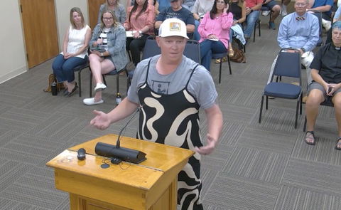 Controversial gender identity policies spark debate at AUSD meeting