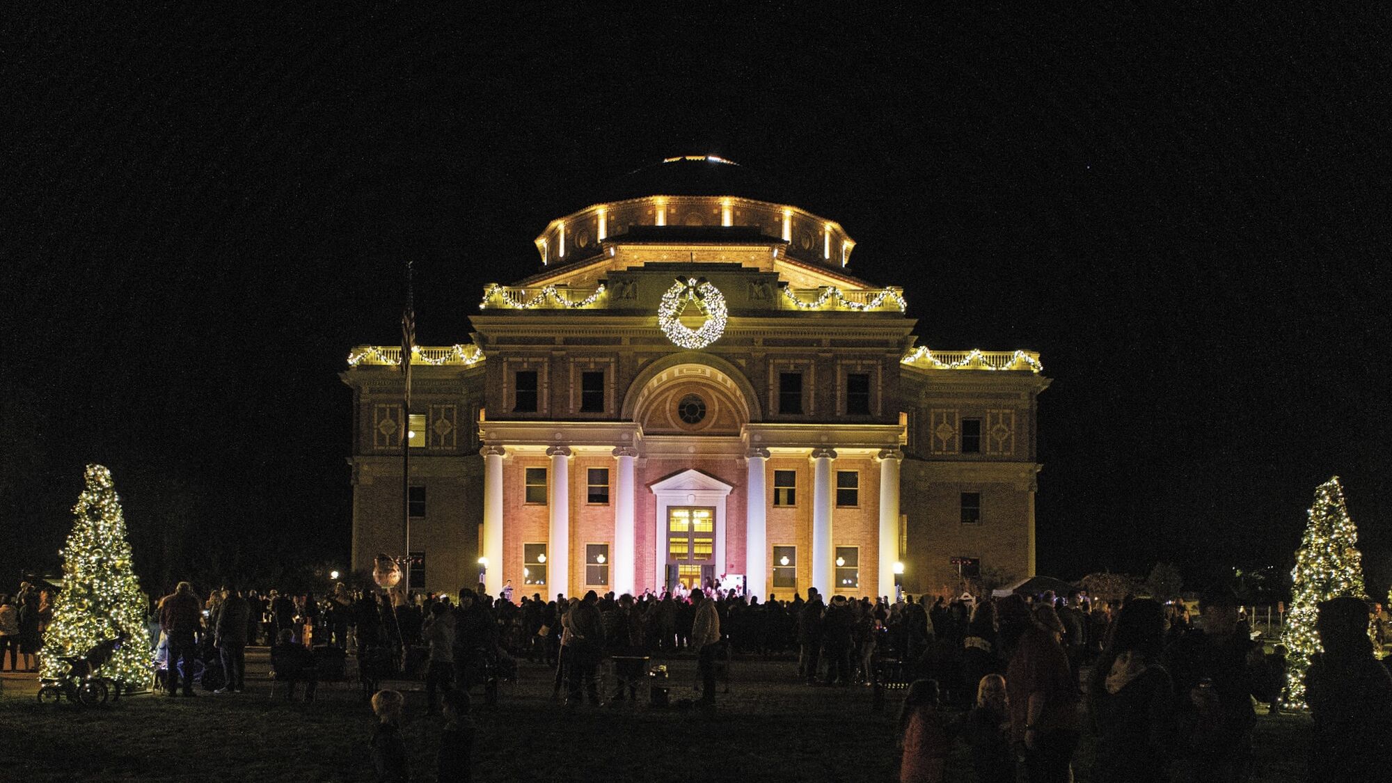 Atascadero Lights Up Downtown