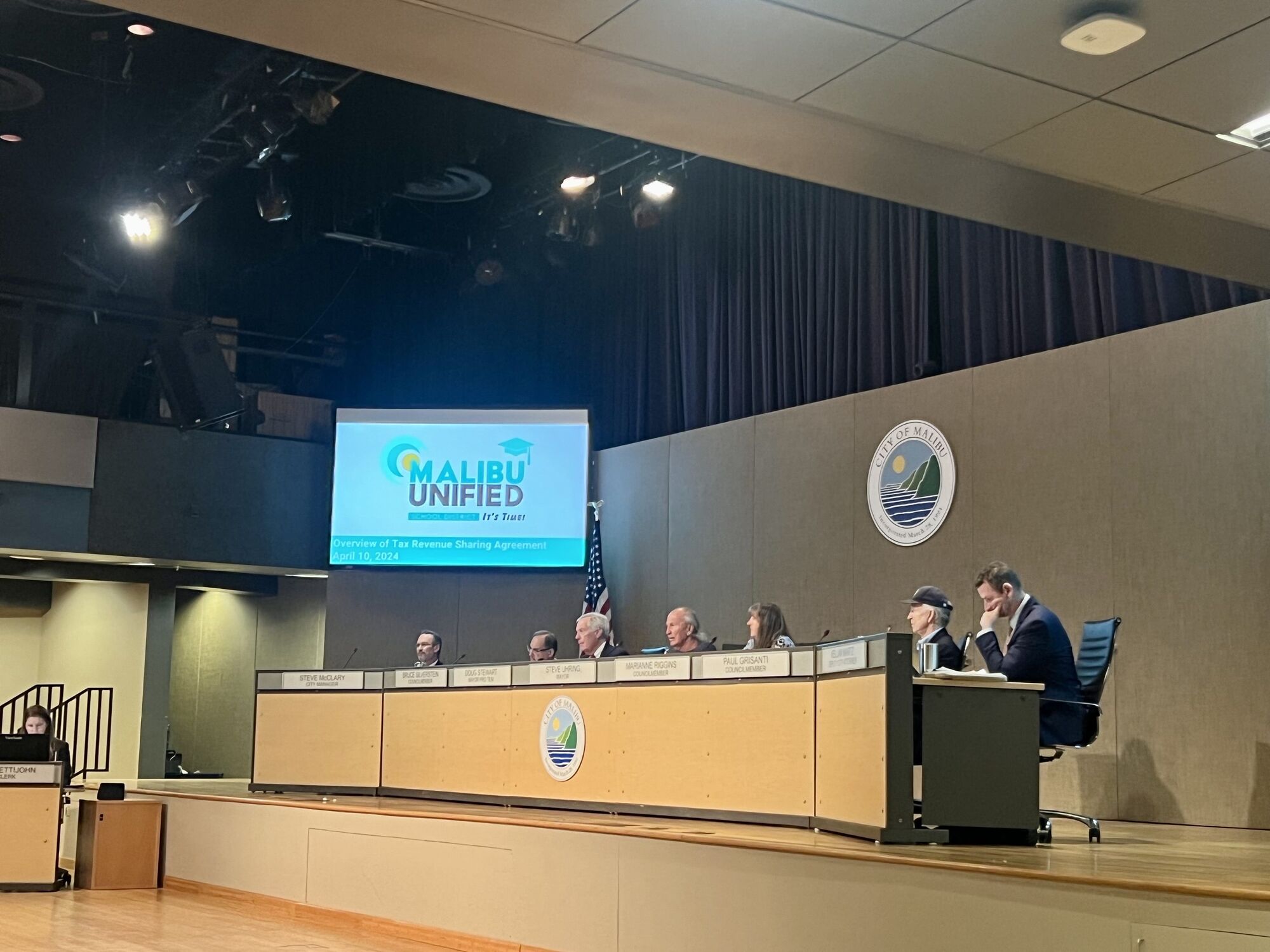 Malibu holds public discussion on the Revenue Sharing Agreement in school district separation