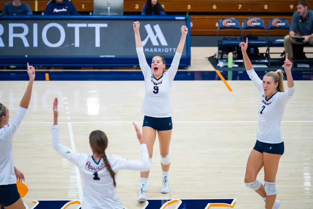 Waves women’s volleyball records dominant victory