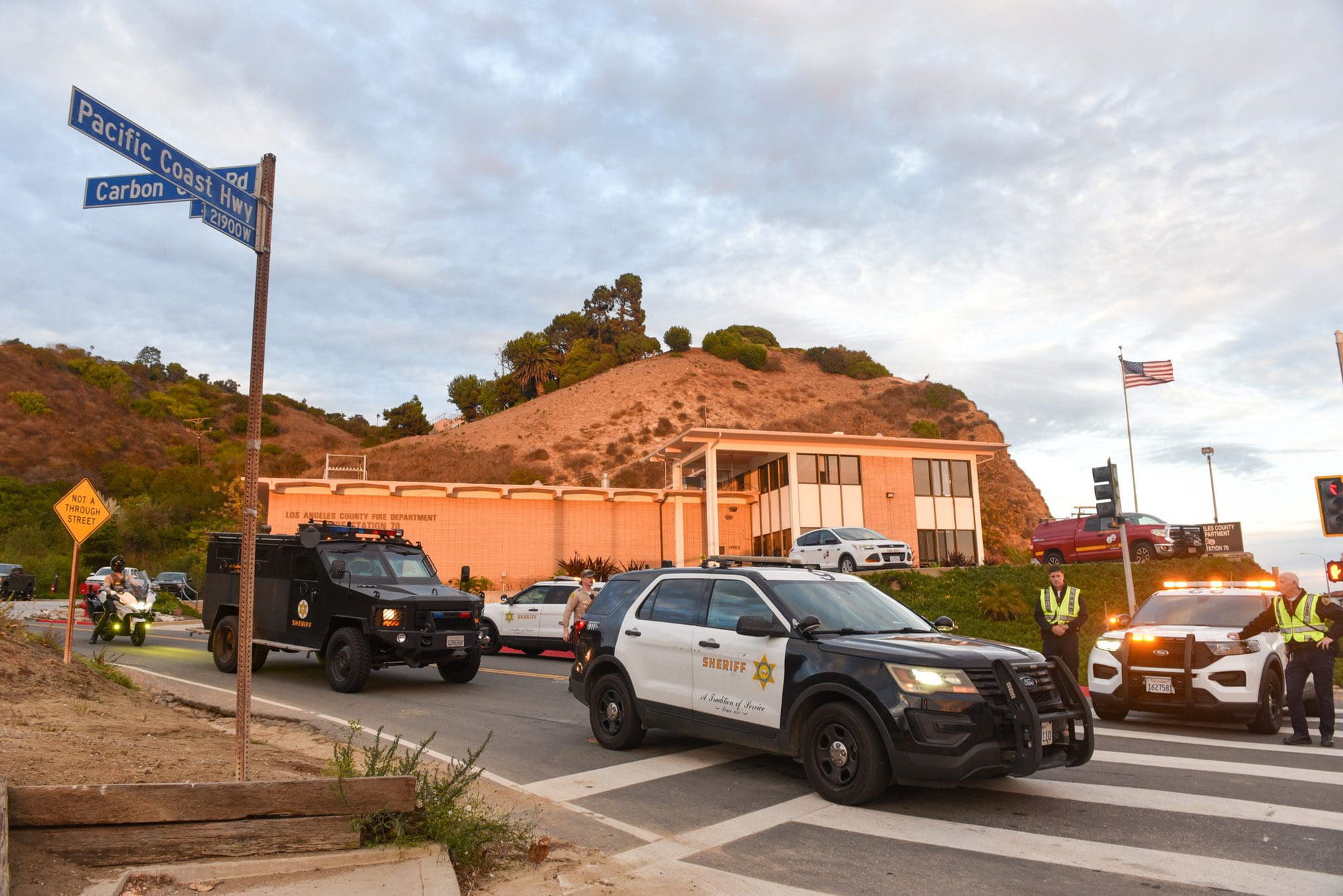 Suspect facing attempted murder, other charges after shooting at deputies from inside a Carbon Mesa home