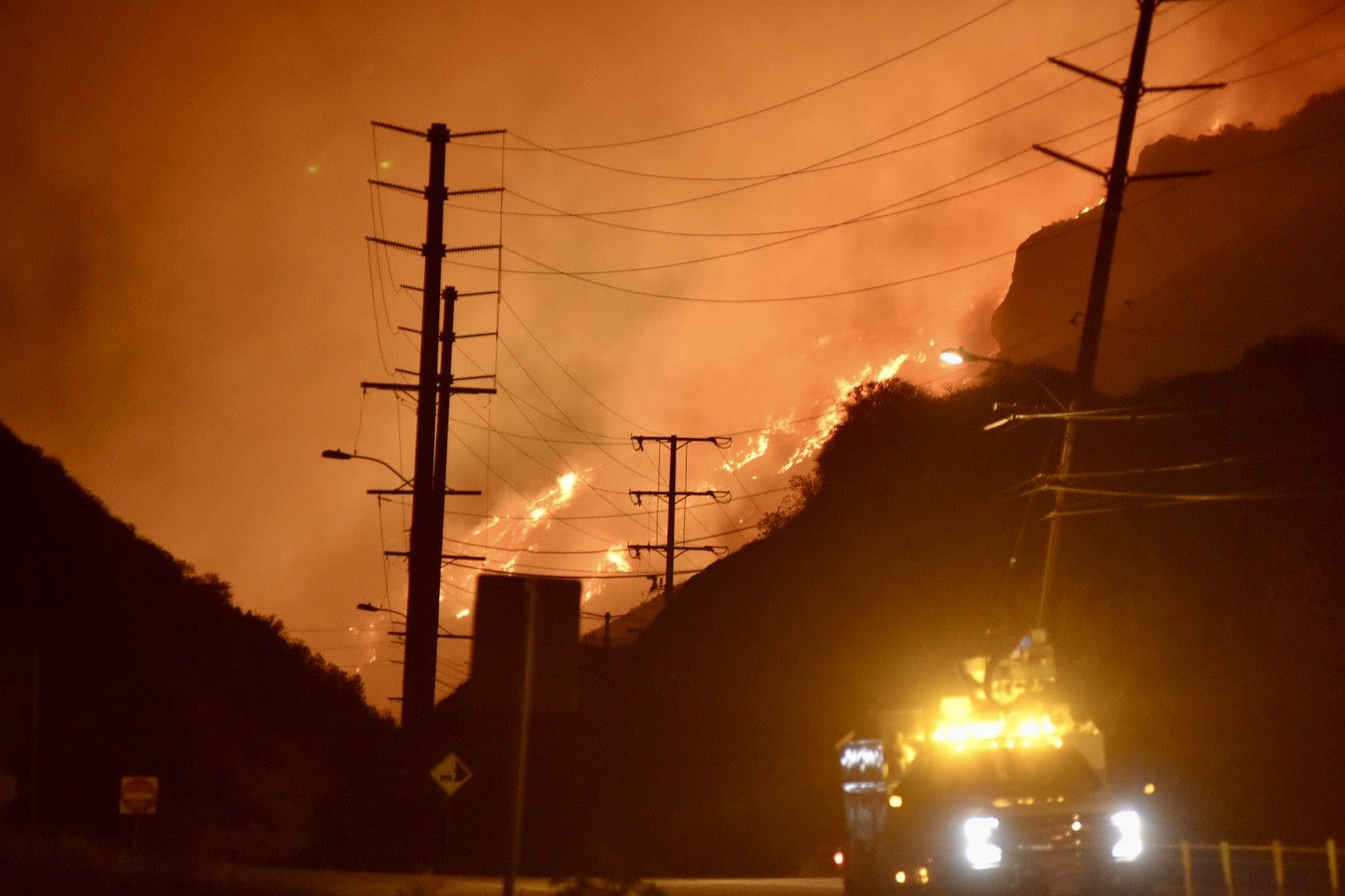 BREAKING: Brush fire breaks out in Malibu amid strong winds