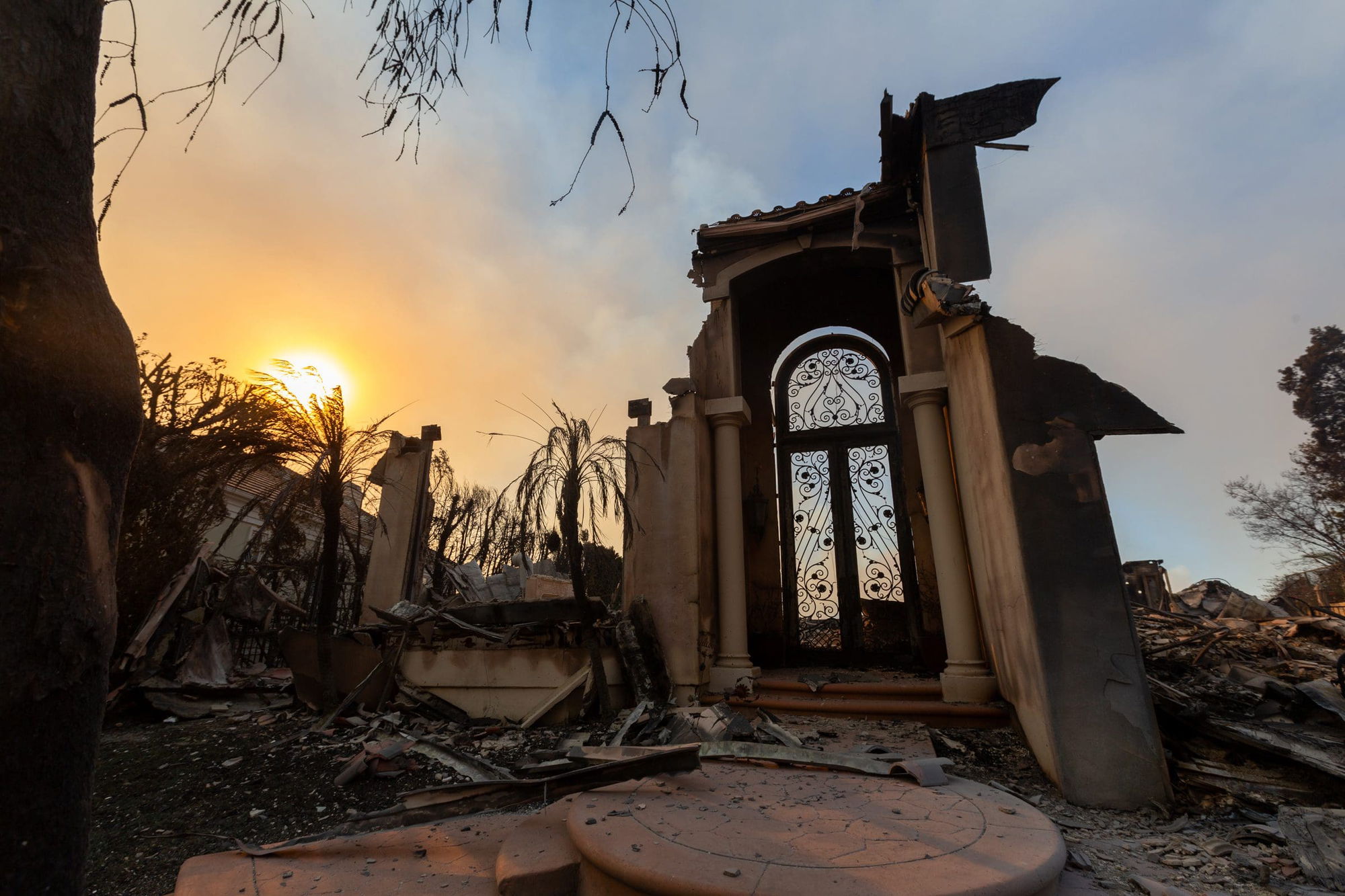 Officials update community on Palisades Fire at virtual town hall