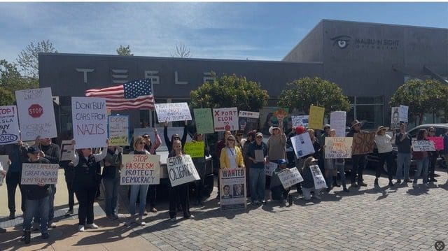 Malibu residents rally against president's administration and Elon Musk’s policies in protest