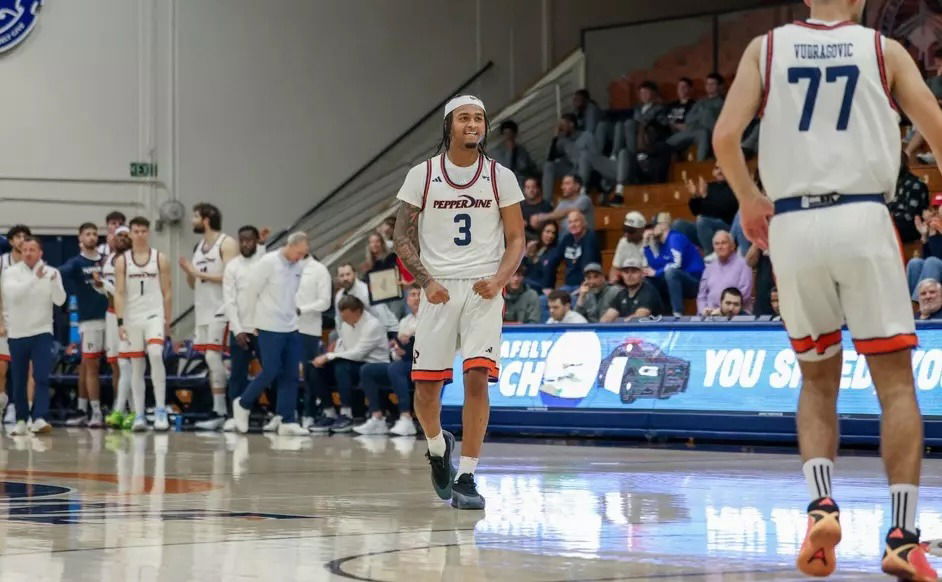 Clark erupts for 33, and Cicic’s putback lifts Waves over Lions