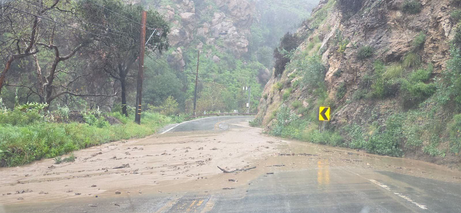 Weather Update: Winter storm slams Malibu area; Topanga Canyon Boulevard closed, evacuations remain in effect