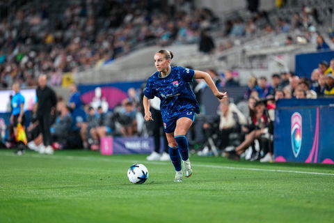 Wynalda makes NWSL debut with San Diego Wave FC