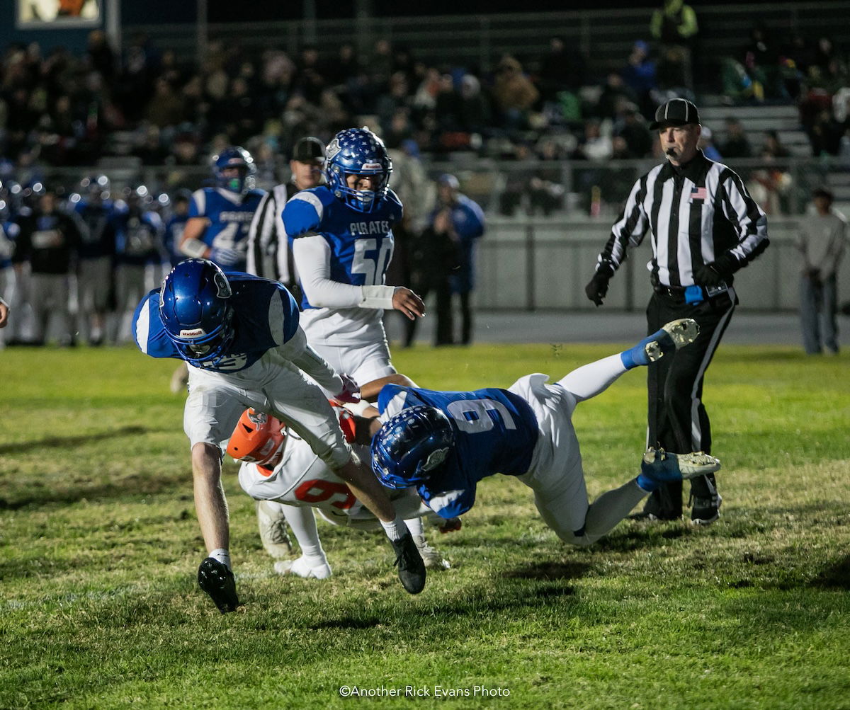 Morro Bay overpowers Atascadero to advance in playoffs