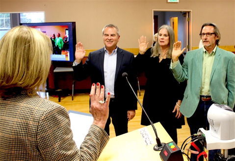 New council seated, ending all-female board tenure
