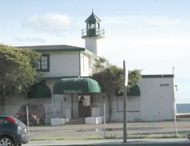 Despite misgivings, council approves Ellison restaurant plan