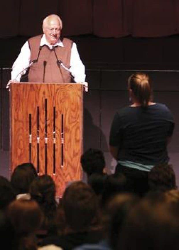 Lasorda speaks to youth about 'land of opportunity'