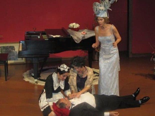 'Glorious!' play lives up to its title