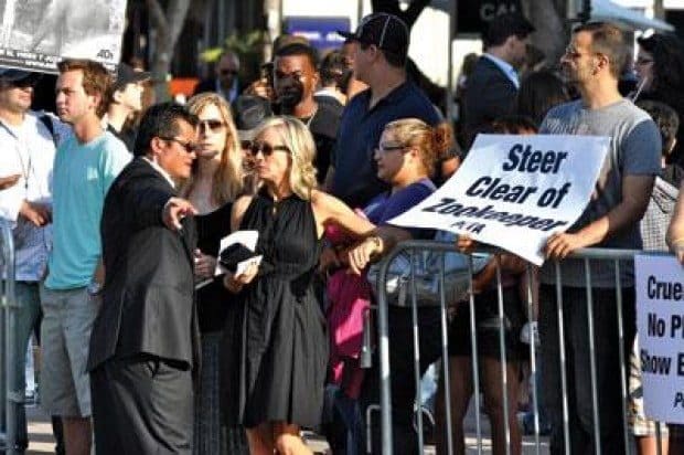 ‘Zookeeper' premieres to controversy