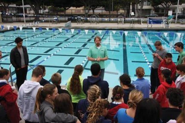 U.S. Olympian inspires swimmers at clinic