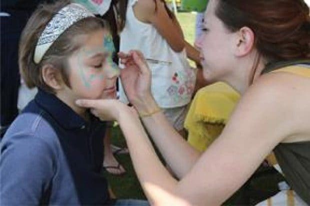 Malibu preps for Passover, Easter