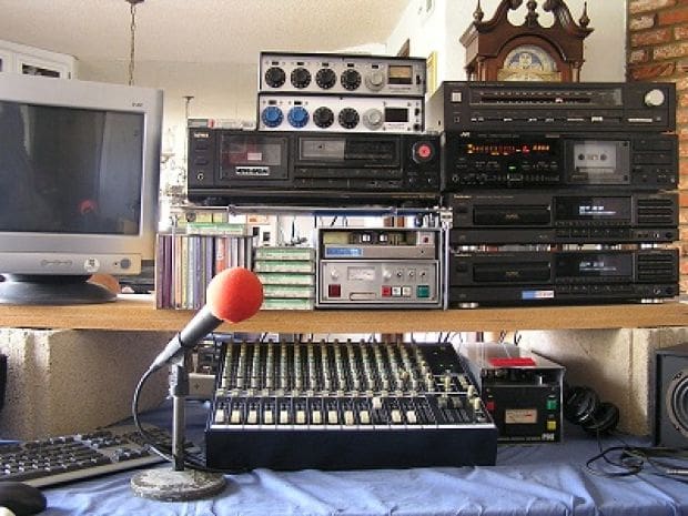 Group Seeks Malibu Radio Station