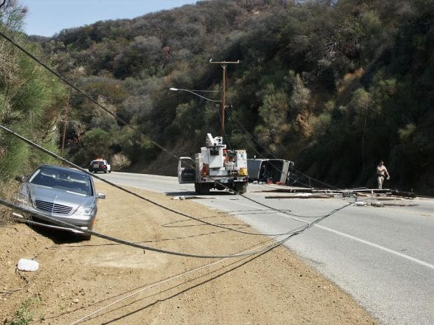 [Updated] Car Rollover, Downed Power Lines Shut Down Kanan Dume Road