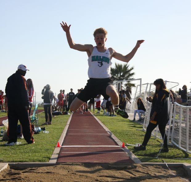 Pettijohn and Pietrzyk Set School Records in Malibu Track and Field