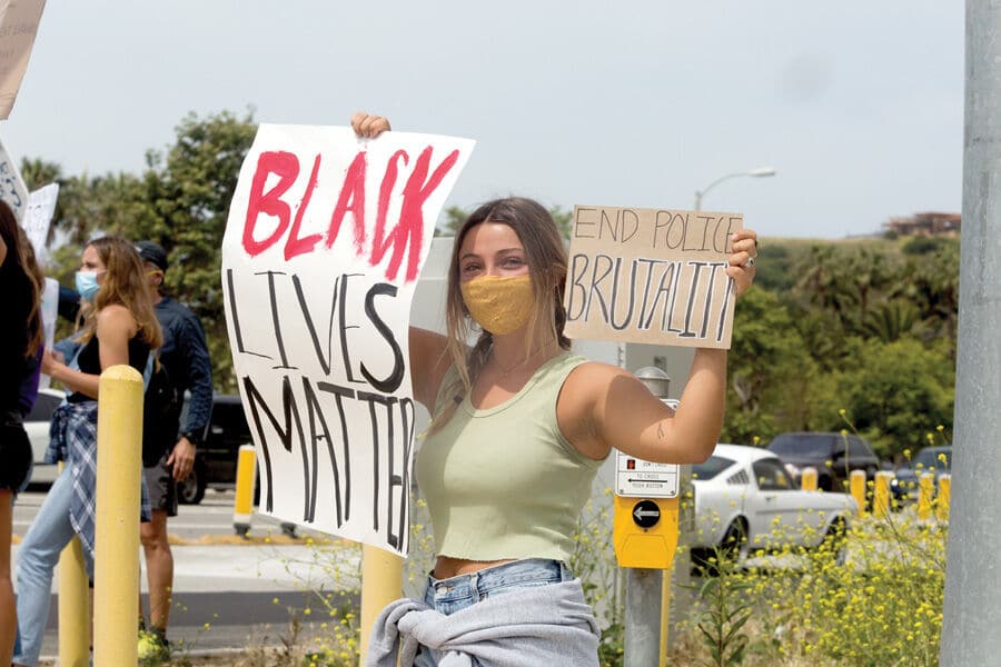 Peace in Malibu as Looters Trash Santa Monica Storefronts