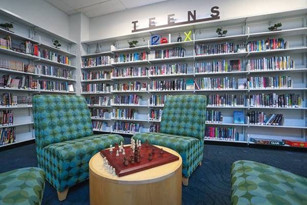 Malibu Library Begins Sidewalk Service