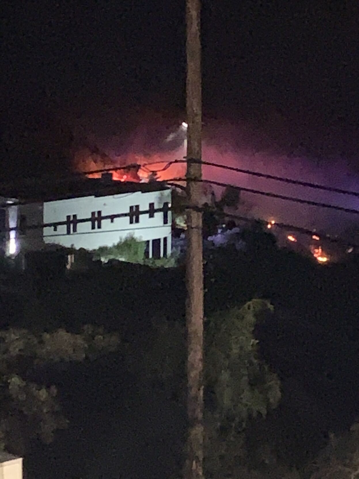 One Dies in Sunday Morning Malibu Fire, Now Contained