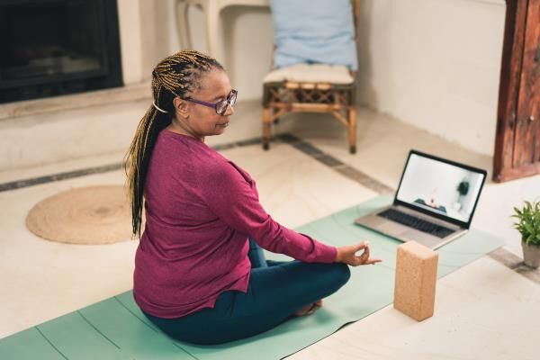 4 Easy Tips to Help Older Adults Stay Active at Home