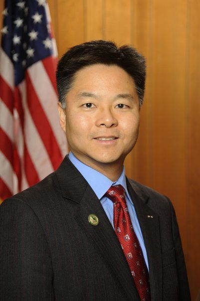 Rep. Lieu Introduces Bill Seeking Citizenship for Essential Workers