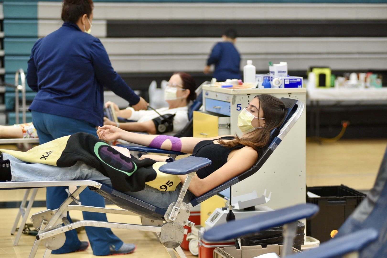 Malibu High students give back