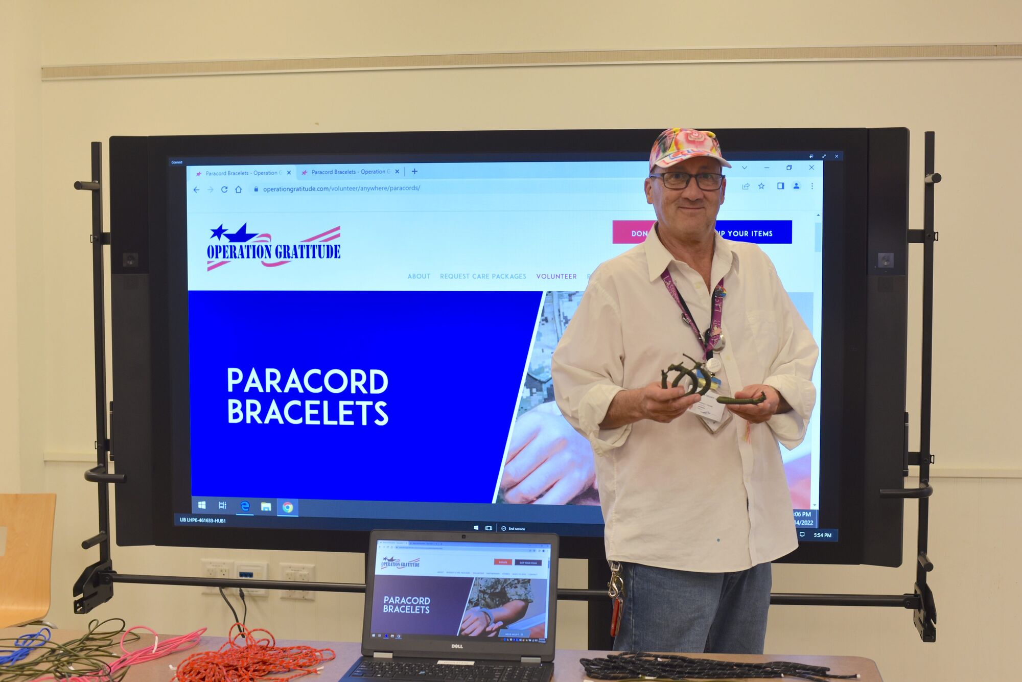 Surviving in style: Making a paracord bracelet at the Malibu Library