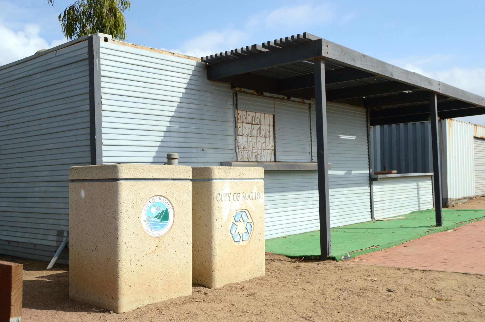 Parks and Recreation Commission begins Snack Shack facility discussion.