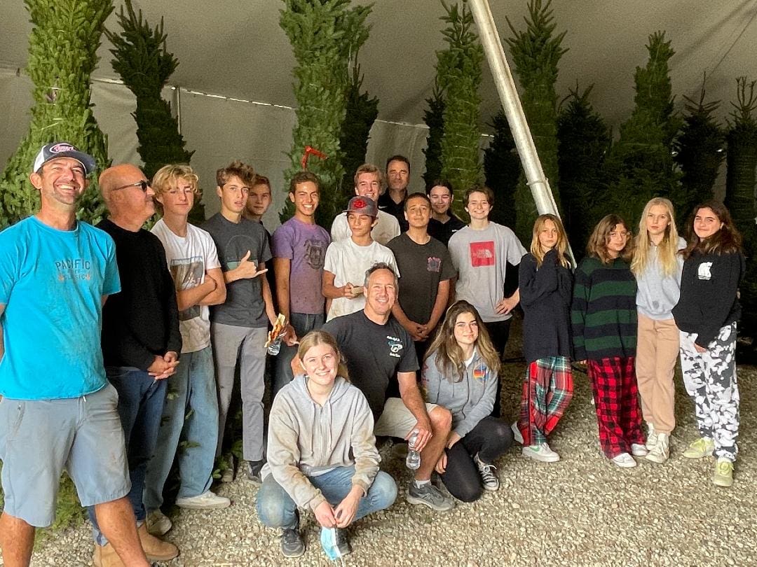 Christmas tree sell benefiting MHS athletics