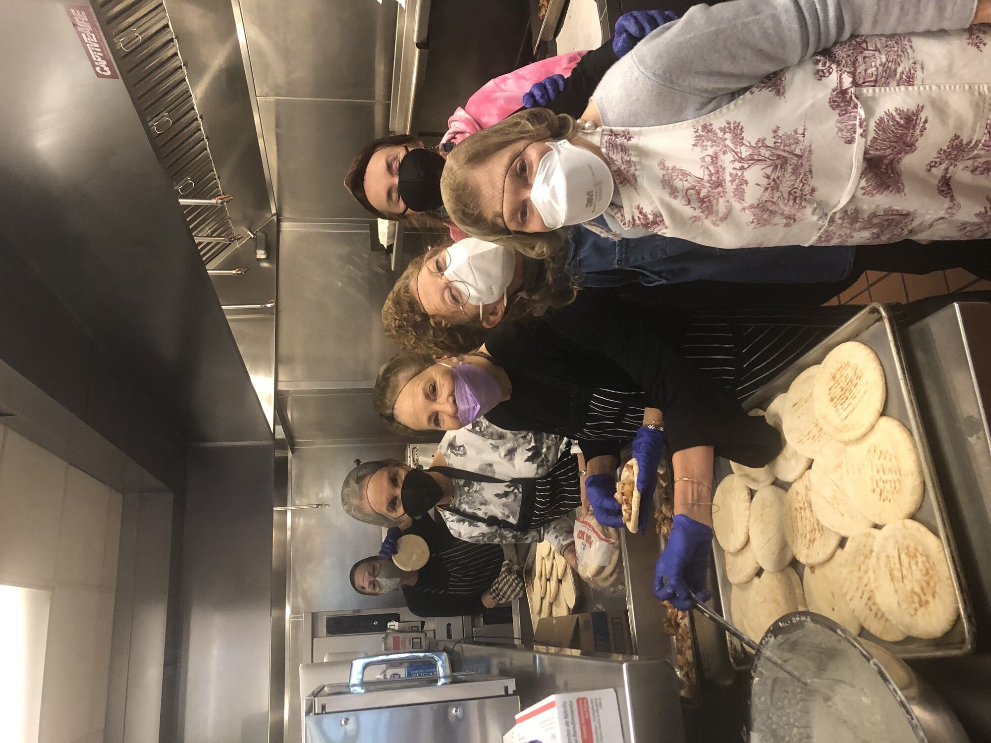 Malibu women's group cooks lunch for women on skid row