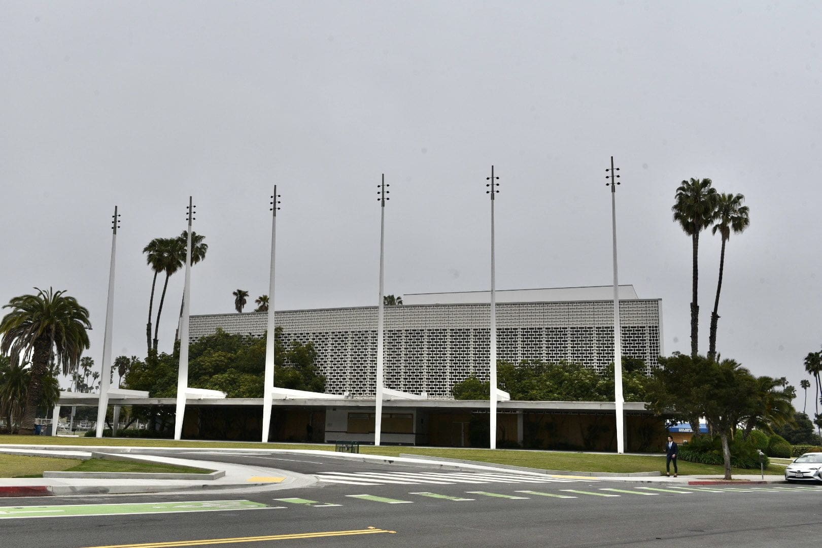 SMMUSD pauses plans to buy Santa Monica Civic Auditorium, decides to wait until more proposals on the table