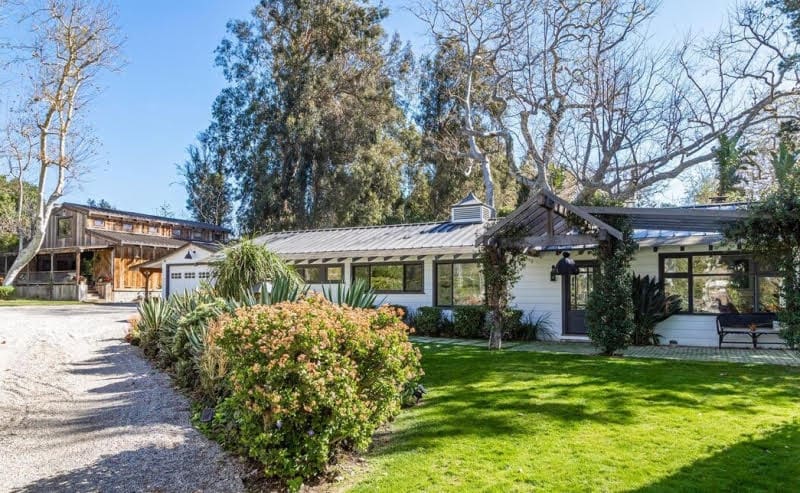 The latest celebrity and high-dollar real estate news in Malibu