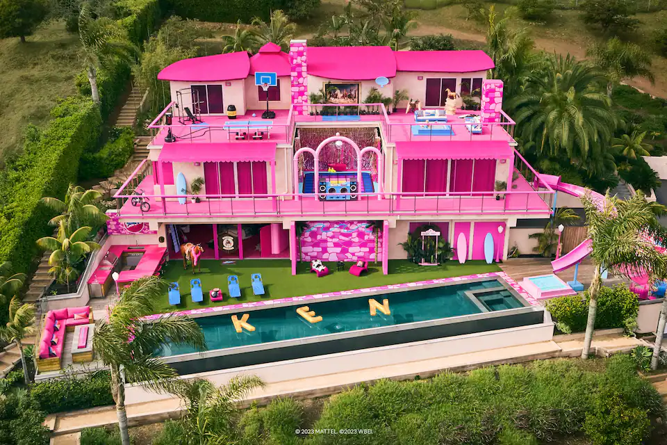Barbie DreamHouse pops up in Malibu
