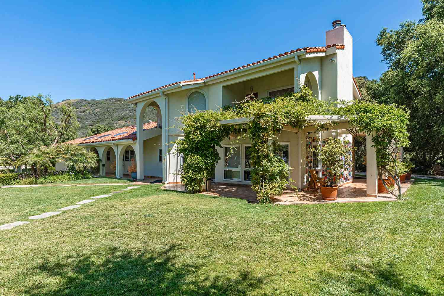 Celebrity rehab facility put up for sale