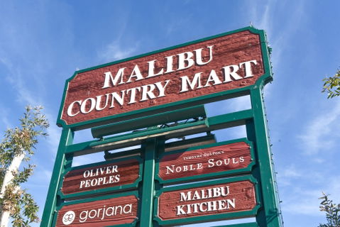Local retailers strategize as they prepare for holiday seasonal sales
