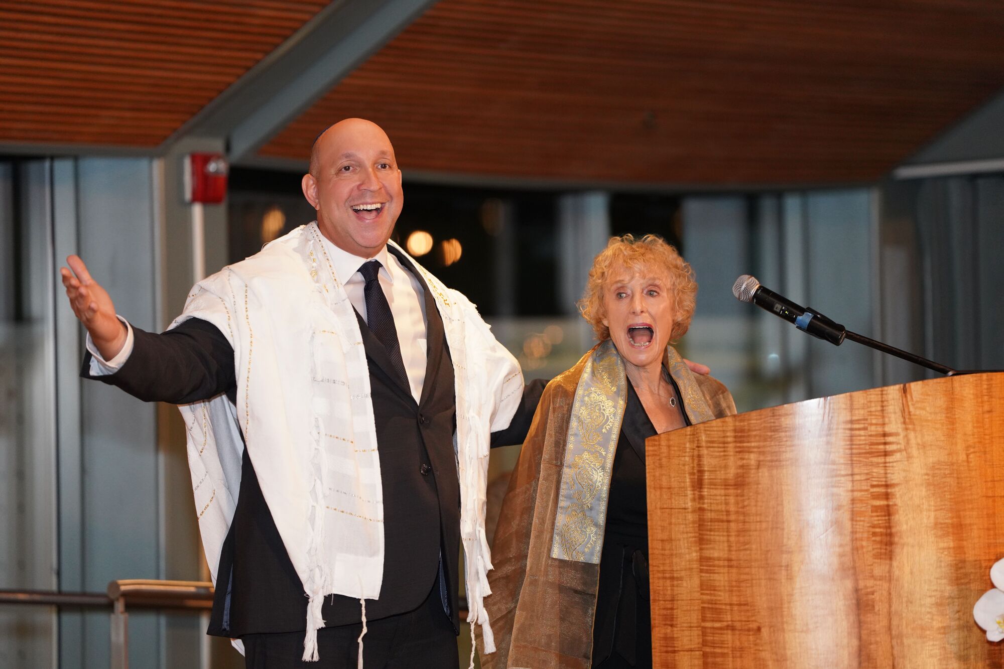 Rabbi Cantor Marcelo Gindlin is installed as senior leader of Malibu Jewish Center and Synagogue