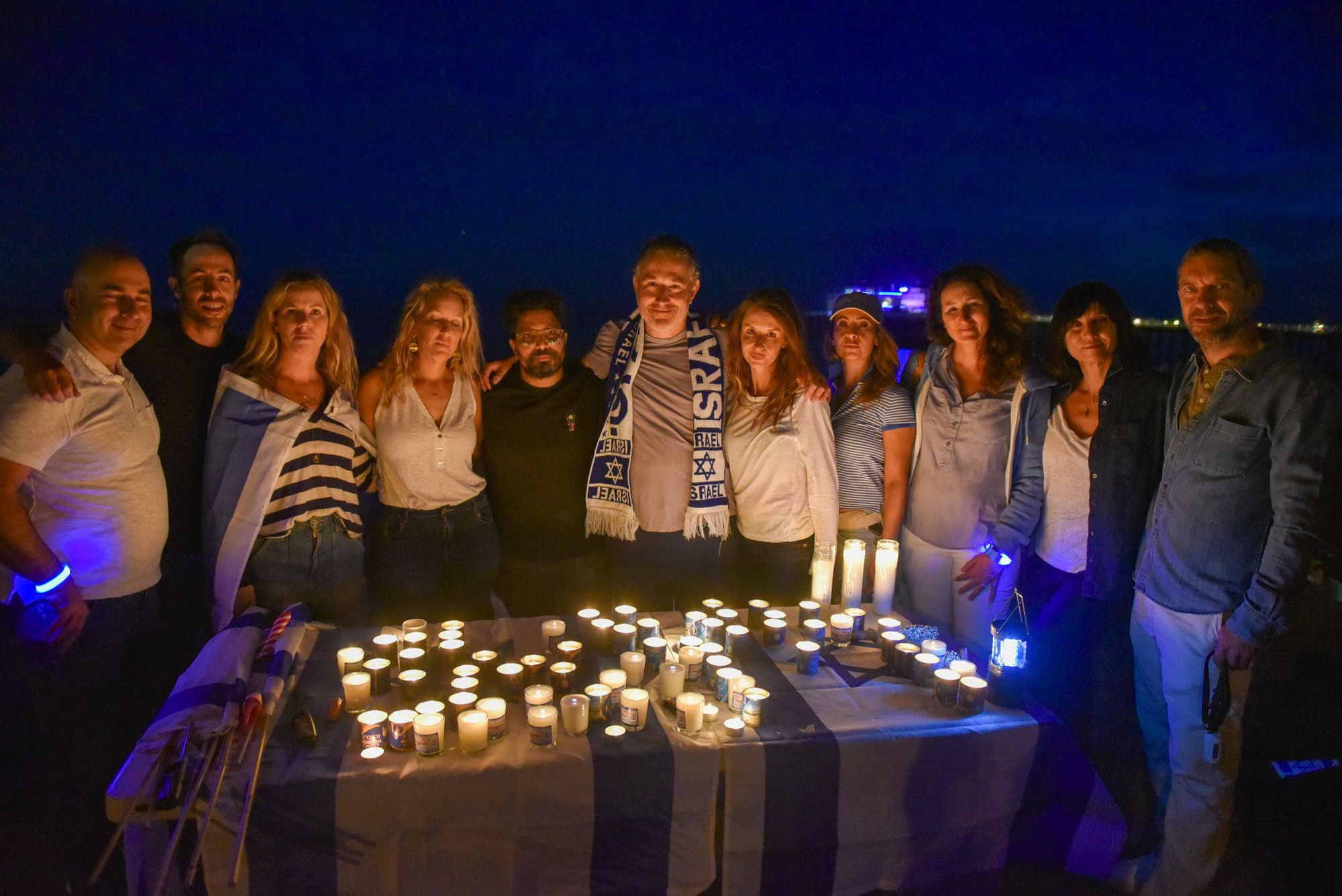Malibu residents rally to call peace in Israel