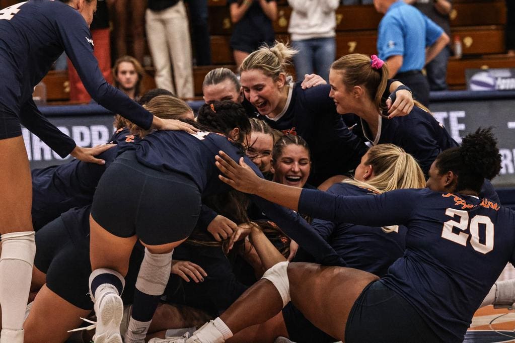 Waves women’s volleyball continues winning streak to secure WCC crown