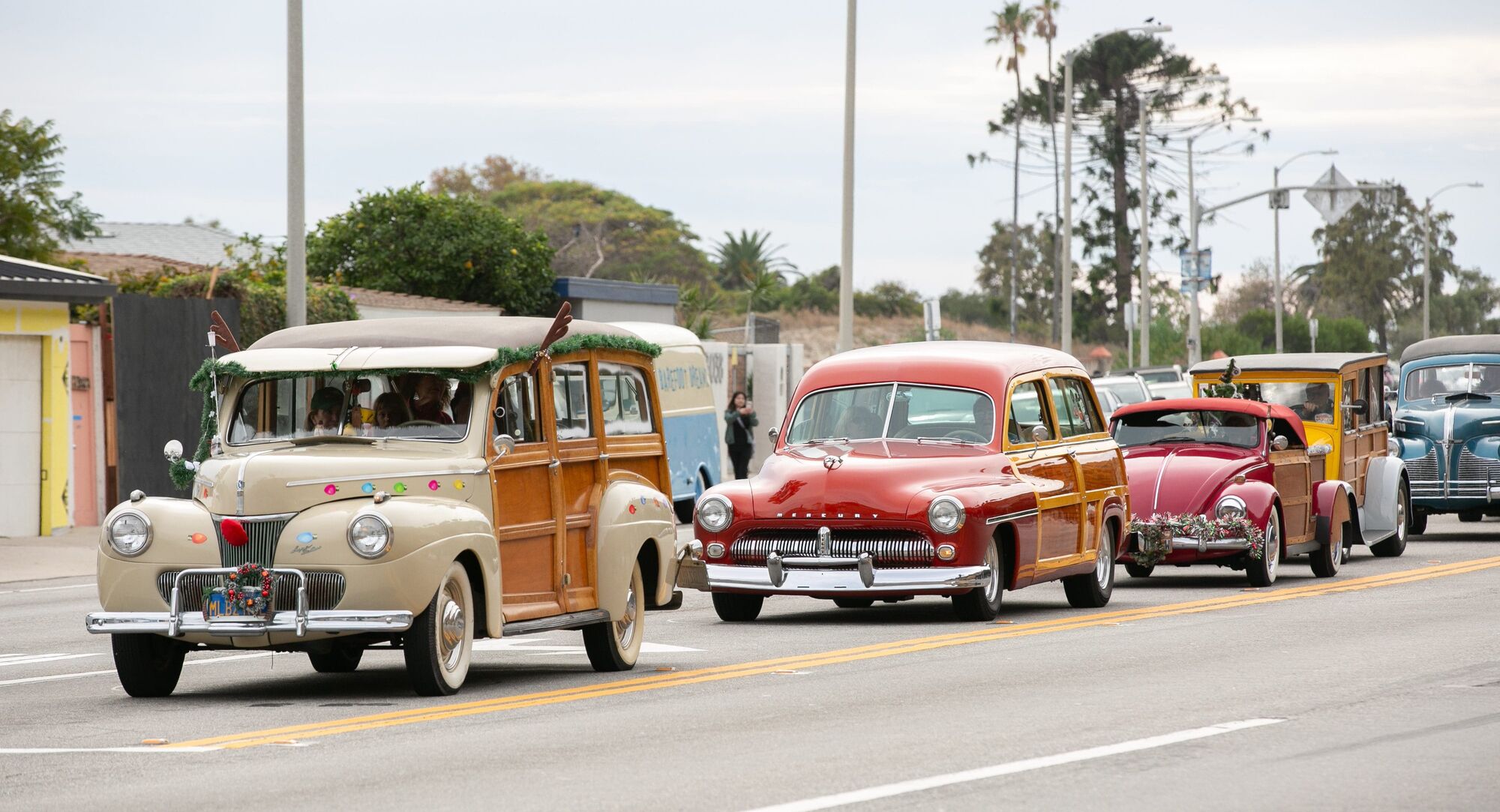 20th annual Malibu Christmas Woodie Parade shares joy all along PCH